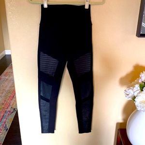 Alo ankle length Moto leggings, size S